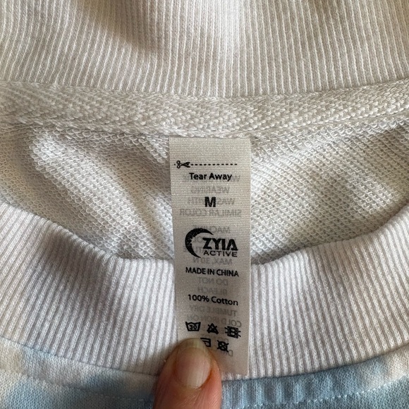 ZYIA White and Blue 100% Cotton Sweatshirt, VGUC, Size Medium - Picture 3 of 10
